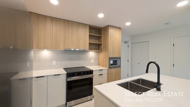 Photo - 9456-9134 134 St