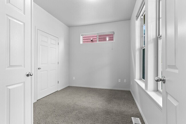 Photo - Available NOW Hillsboro End Unit Townhome ...