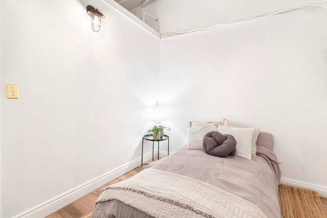 Photo - 1496 Drouillard Rd