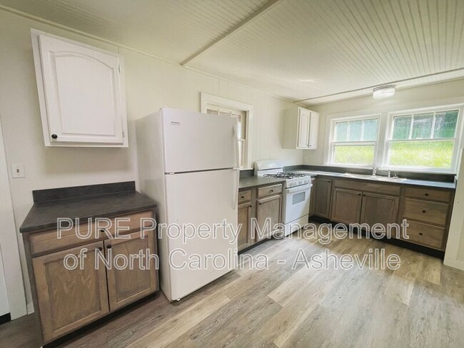 Photo - 164 N Spring St