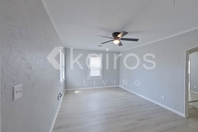 Photo - 411 Sunset Terrace