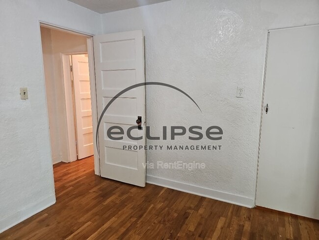 Photo - 504 2nd St