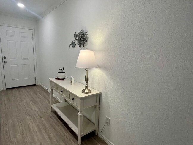 Photo - Fabulous 4/2 Single Story, First Time Rental ~ Shows Like New ~ Must See!
