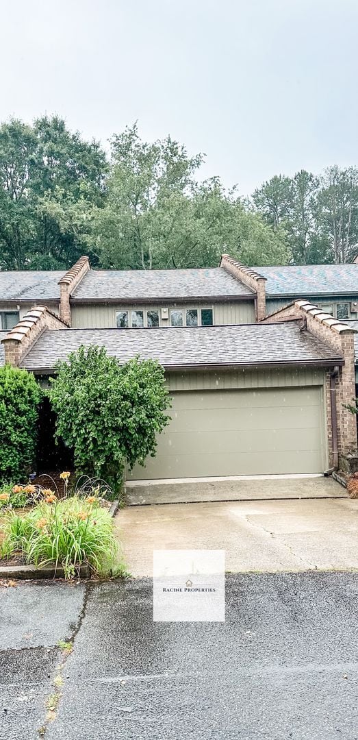 Photo - Townhouse available on Lake Hartwell—comes with a water view!