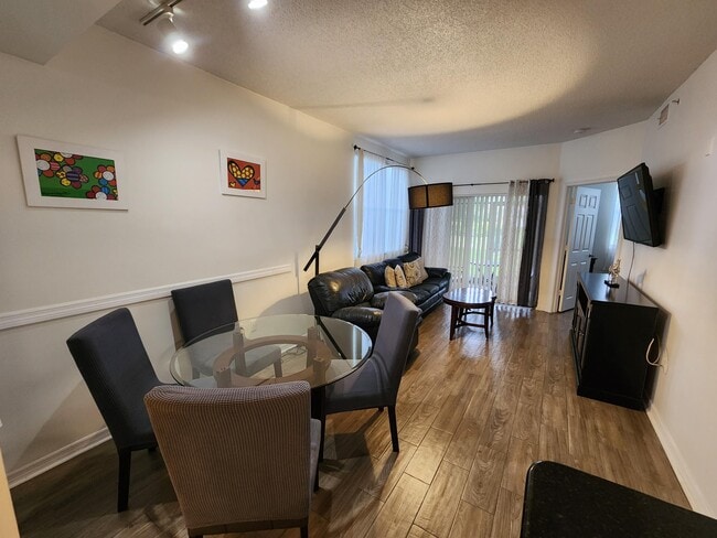 Photo - 2020 Greenview Shores Blvd Unit 101