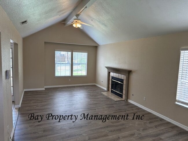 Photo - Charming 2 Bedroom, 2 Bath Home in Creekbr...