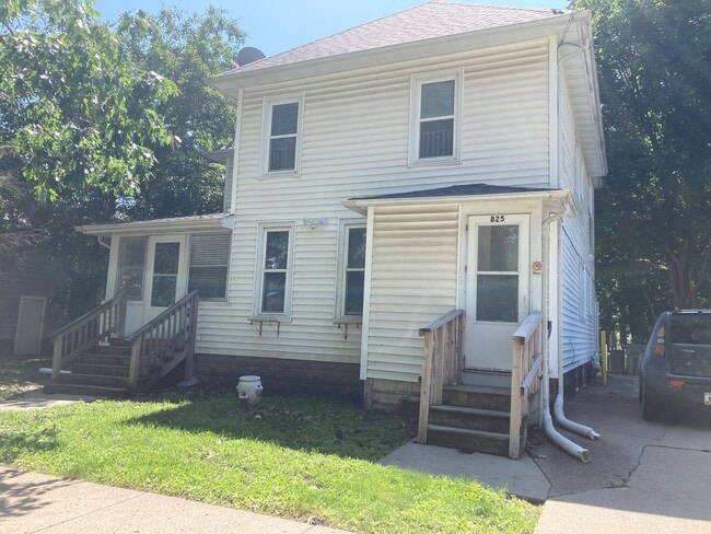 Building Photo - 825 Wilson Ave