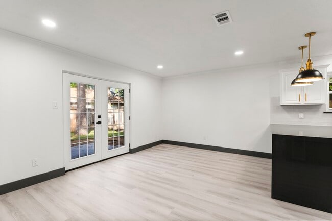 Photo - 26 E Woodtimber Ct