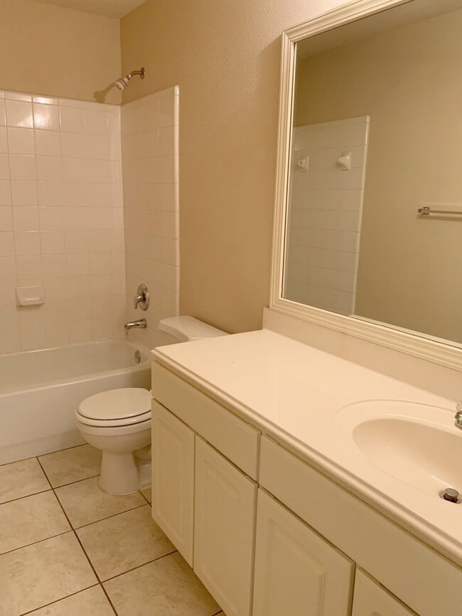 Photo - 2747 Lofty Elm St