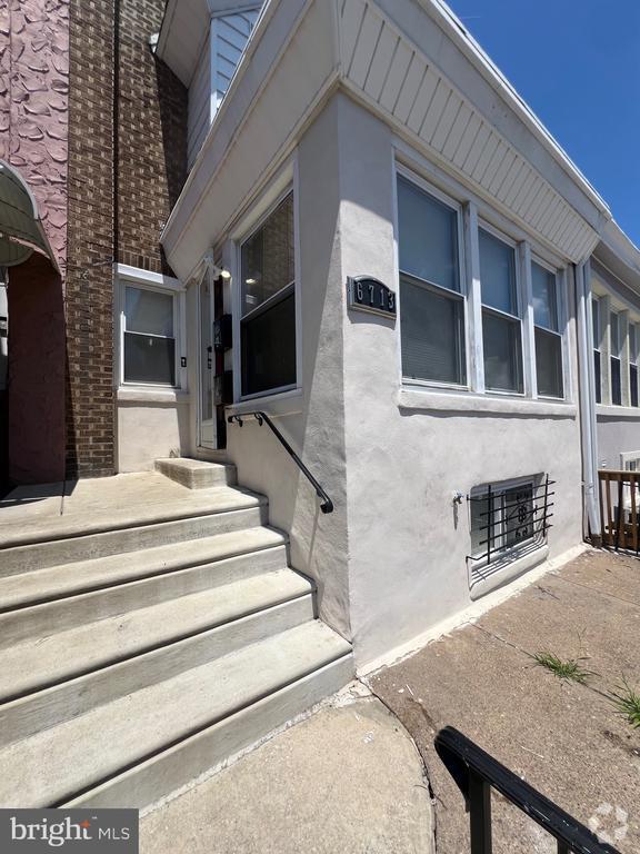 Building Photo - 6713 Guyer Ave Rental