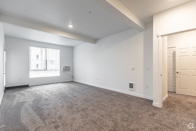 2BR, 2BA - 1081SF