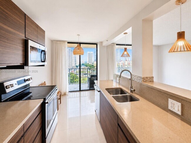 Photo - 290 174th St Unidad 1117