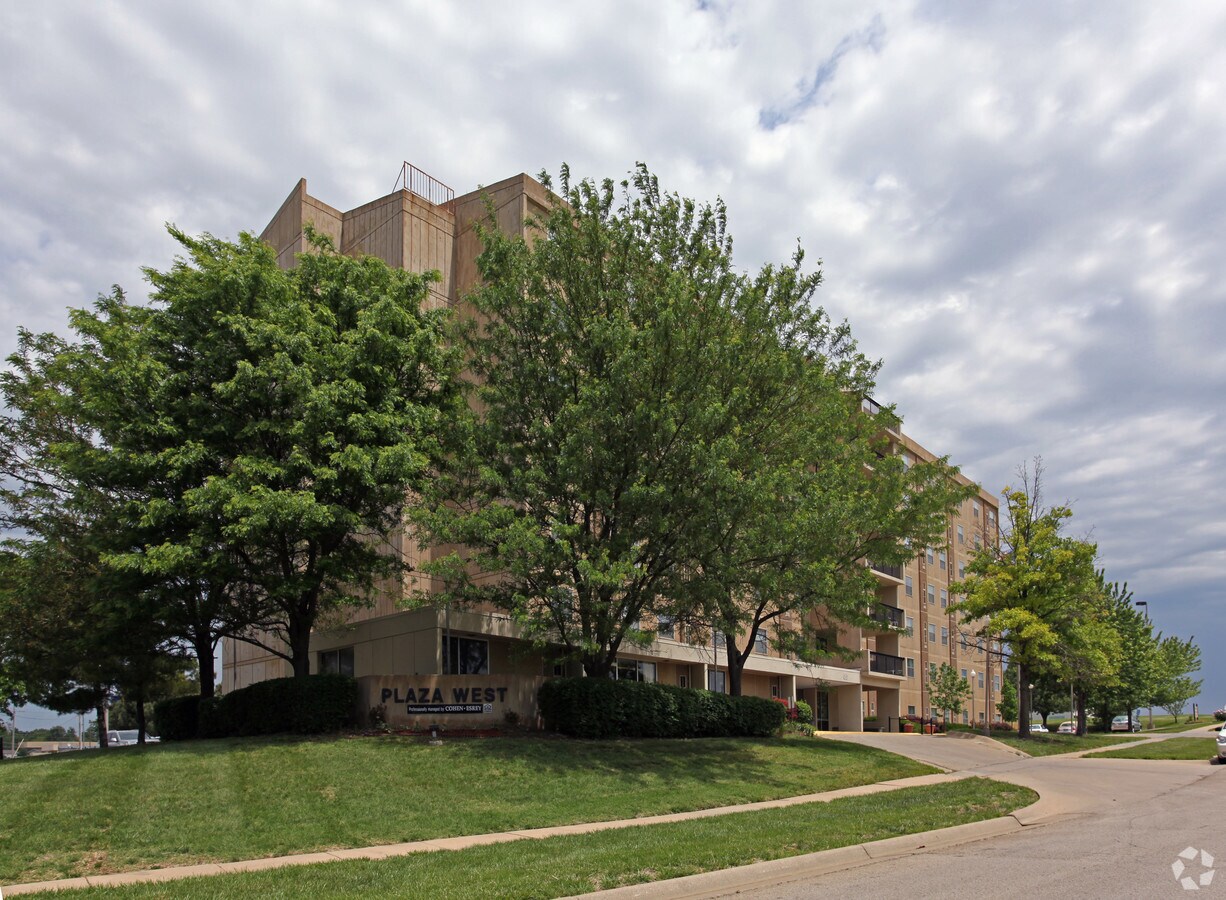 Photo - Plaza West Apartments