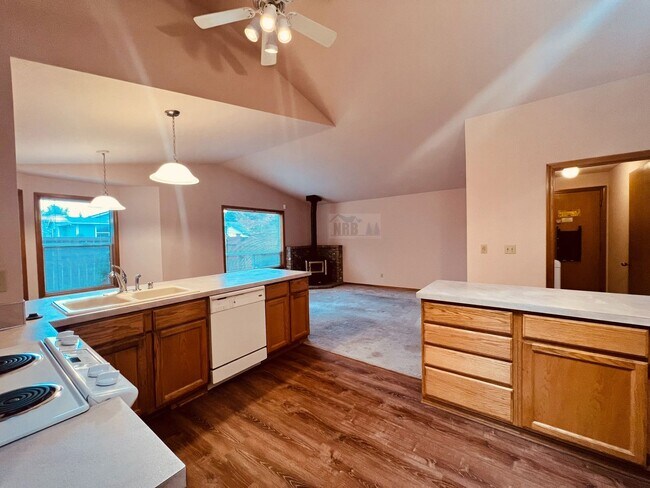 Photo - Absolutely Gorgeous Single Family Home located at Olympia!