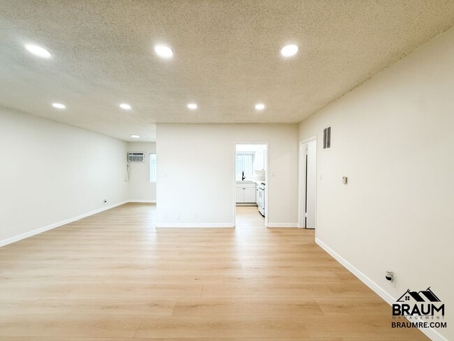 Photo - 13129 Oxnard St Unit 19