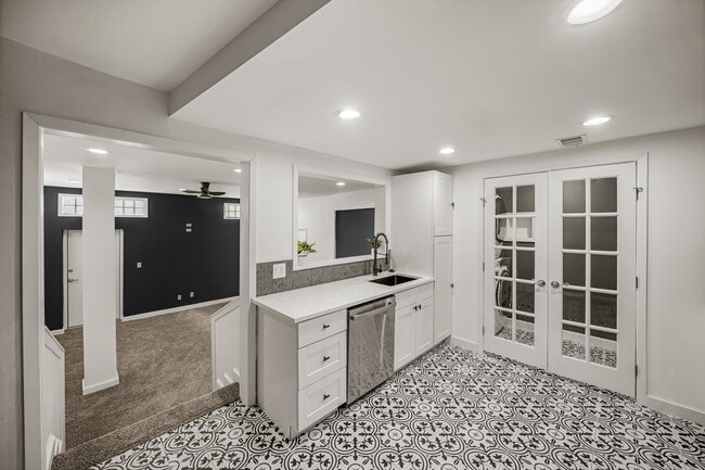Building Photo - 2602 Washington Ave Unit A Rental
