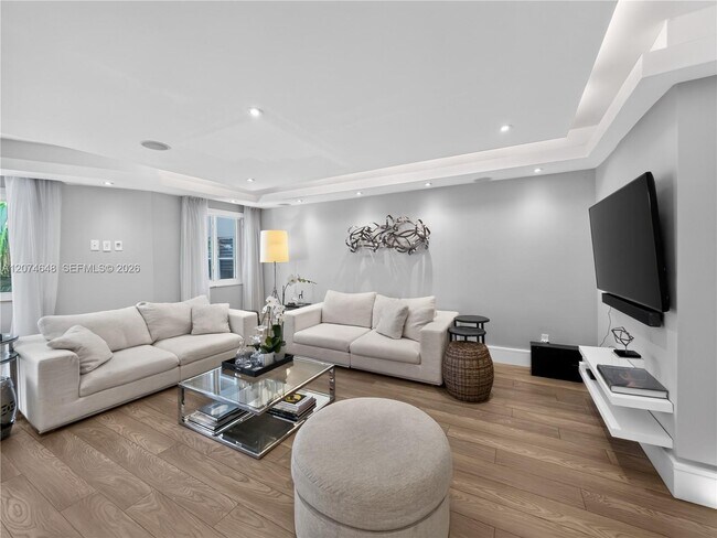 10190 Collins Ave Unidad 204
