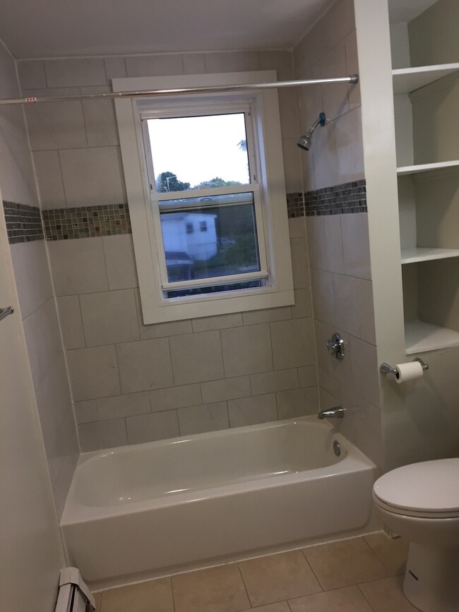 Photo - 1488 Hyde Park Ave Unidad 2