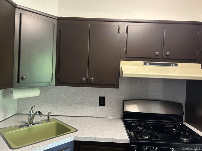 Photo - 77-24 252nd St Unit 2nd Floor