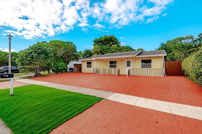 Photo - 401 SW 76th Terrace