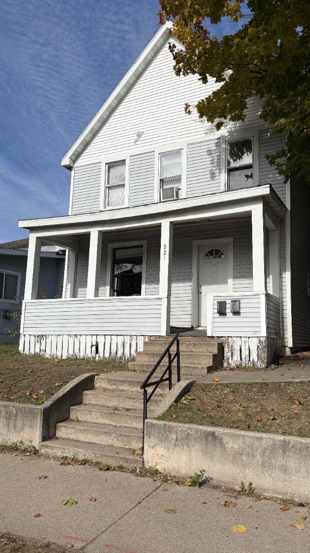 921 Vine St