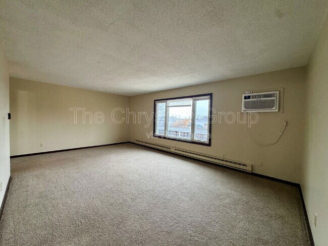 Photo - 445 Elm Pl Unidad R-23