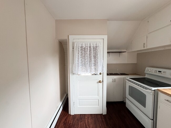 Photo - 158 Christiana St Unit Upper  in Duplex