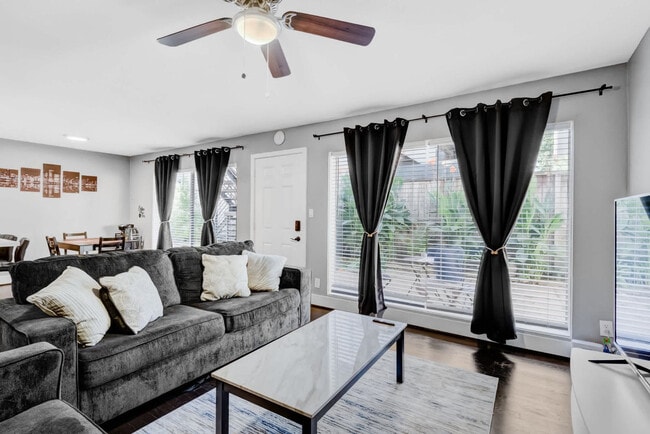 Photo - 2216 Hazard St Unidad FL1-ID1257752P
