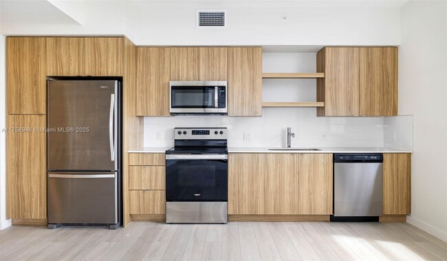 Photo - 555 NE 8th St Apartment Unit 0611