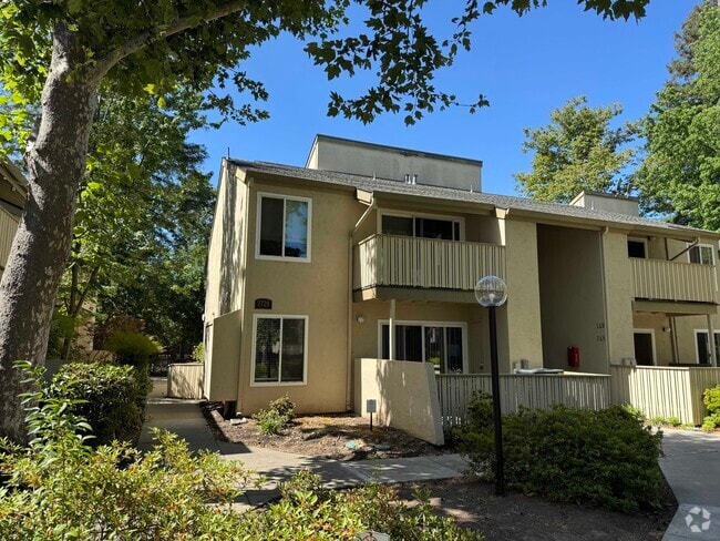 Building Photo - 2728 Oak Rd Unit 147 Rental