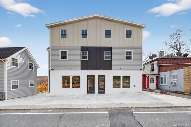 Building Photo - 99 Main St Unit 2B