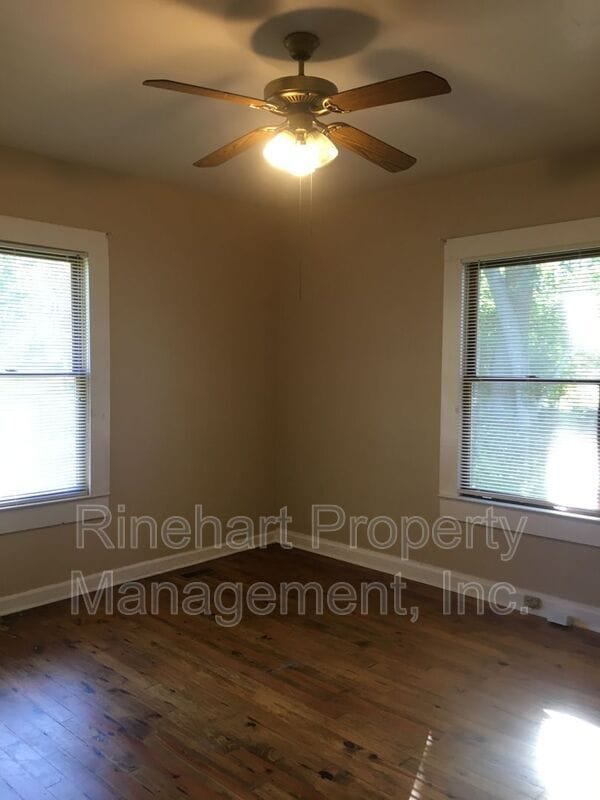 Photo - 410 Williamson St