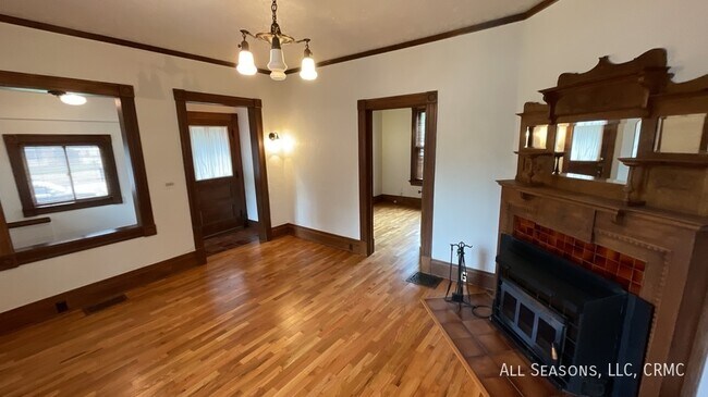 Photo - 418 E Dale St