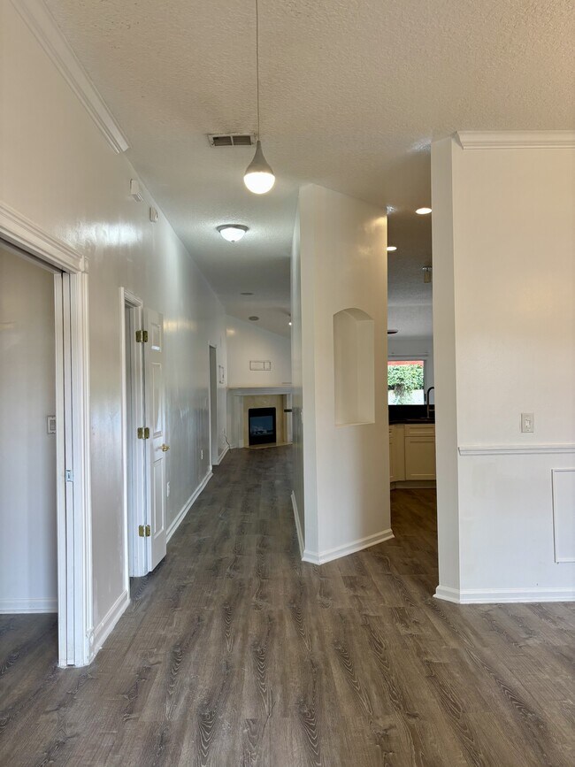 Photo - 1045 Drakefeather Dr