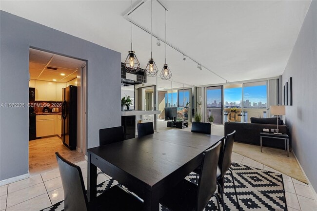 Photo - 800 West Ave Unit 919