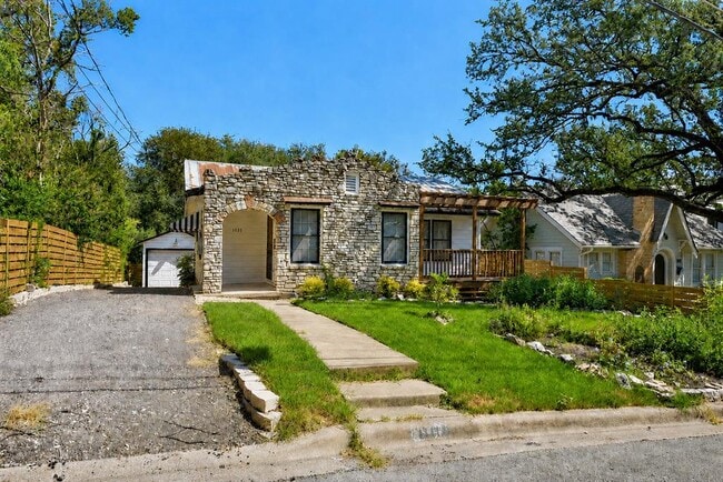 Building Photo - 1008 Milam Pl