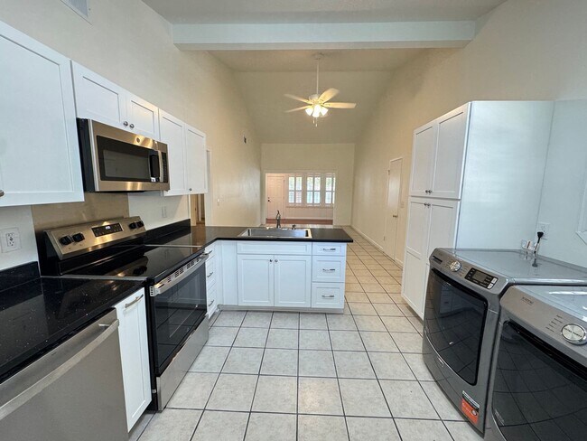 229 E 21st Ave Unit 5