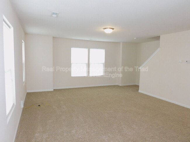 Photo - 415 Hidden Brook Ln