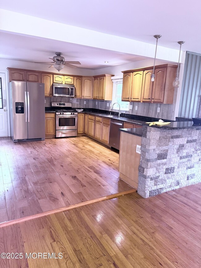 Building Photo - 1424 Shafto Rd Rental