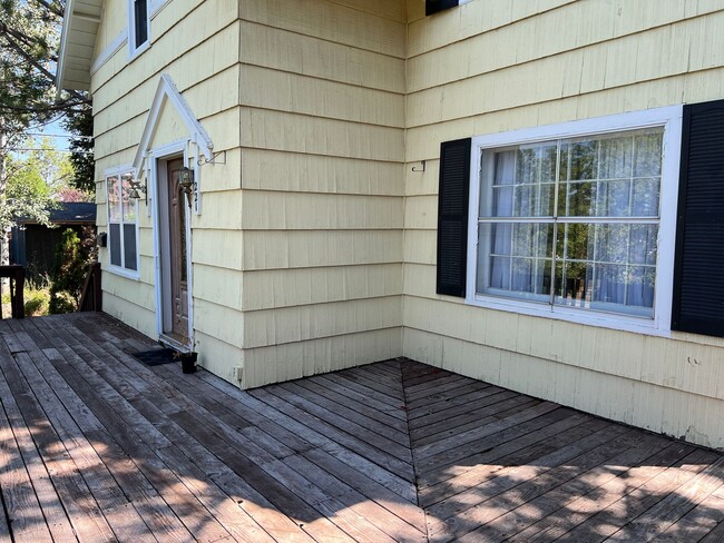 Photo - Charming 5 Bed, 2 bath home in the heart o...