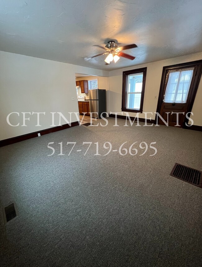 Living Room - 724 N Cochran Ave