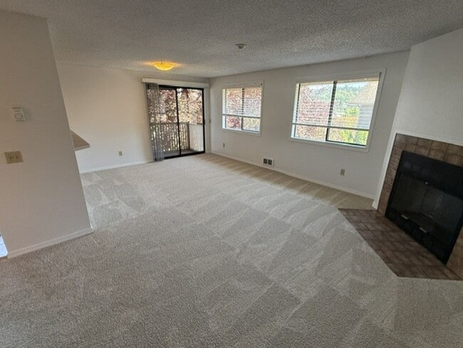 Photo - Price 4-Plex - Bothell Unit #302