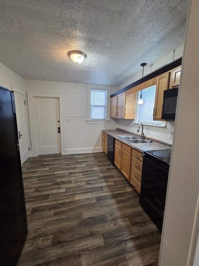 Building Photo - 711 Wertz Ave SW Unit #1