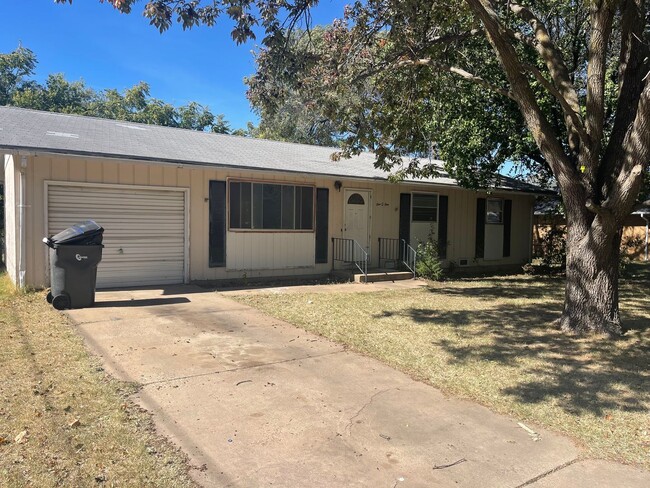 $995 - 3 bed 1 bath - Single Family Home - $995 - 3 bed 1 bath - Single Family Home