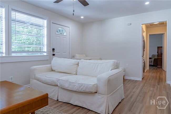 Photo - 217 Wesley St