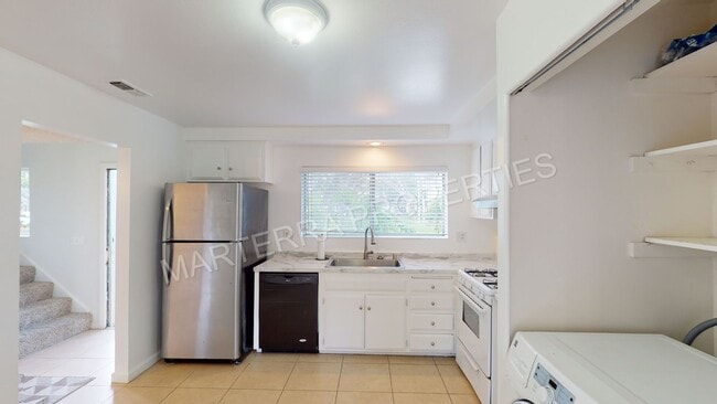 Photo - Large 3 Bedroom Townhome!