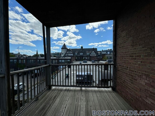 Photo - 15 Green St Unit 6