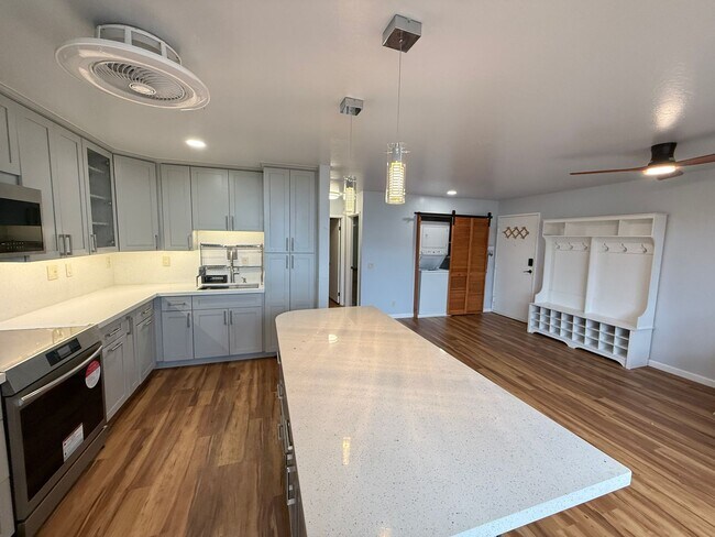 Photo - Beautifully Remodeled 2 bedroom townhome i... Unidad 4A