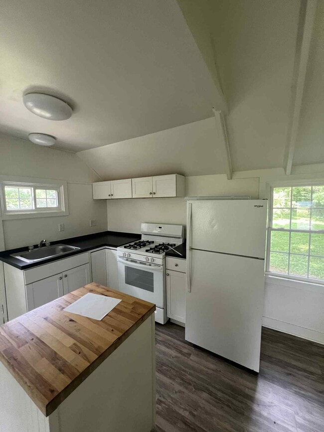 Photo - 826 Dryden Rd Unit #4