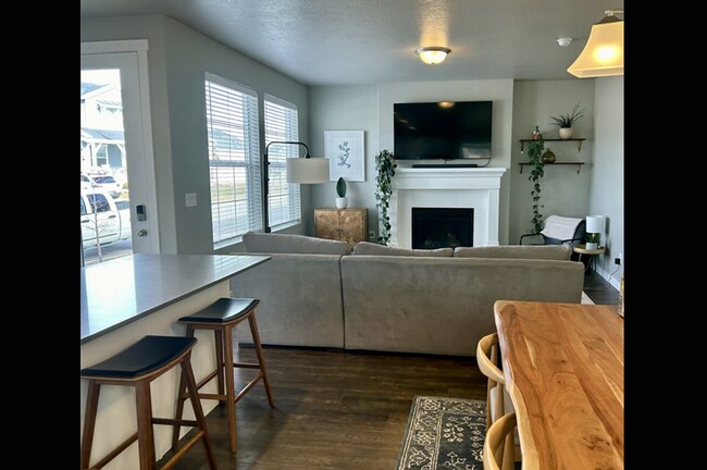 Photo - Great Lehi 4 Bedroom Home For Rent!